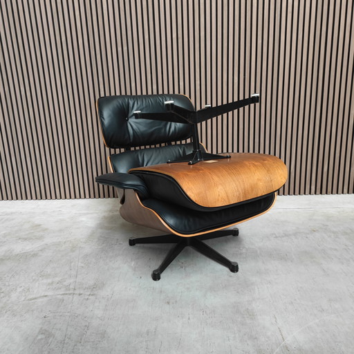 Vintage Eames Lounge Chair mit Ottomane