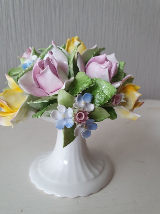 Image 1 of Copa de flores antigua de Royal Doulton con pie - Pastel - En perfecto estado - 13x13cm