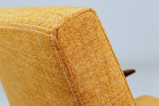 Image 1 of Poltrona in stile moderno di metà secolo color ambra, design Hermès di H.Lis.