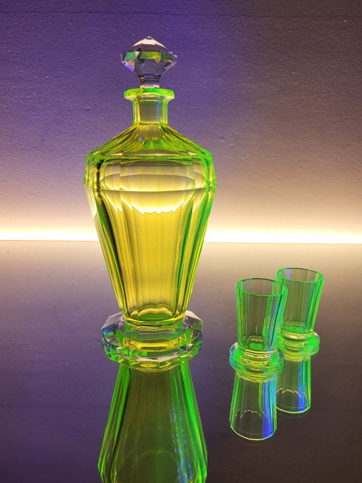 Val Saint Lambert “Montmartre” shaker/caraffa con 2 bicchieri in vetro uranio ca. 1930