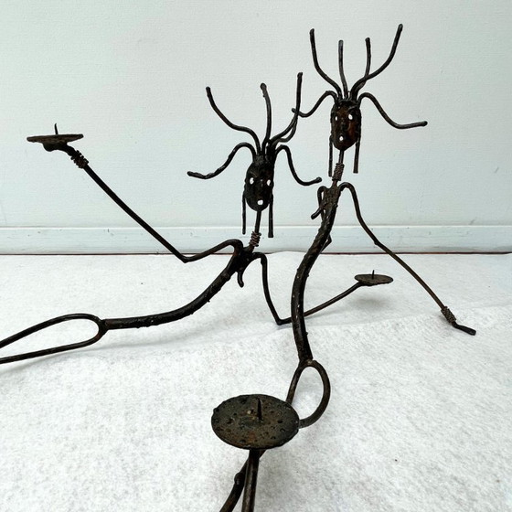 Image 1 of Brutalistische Tribale Vrouwen Metalen Kandelaarset