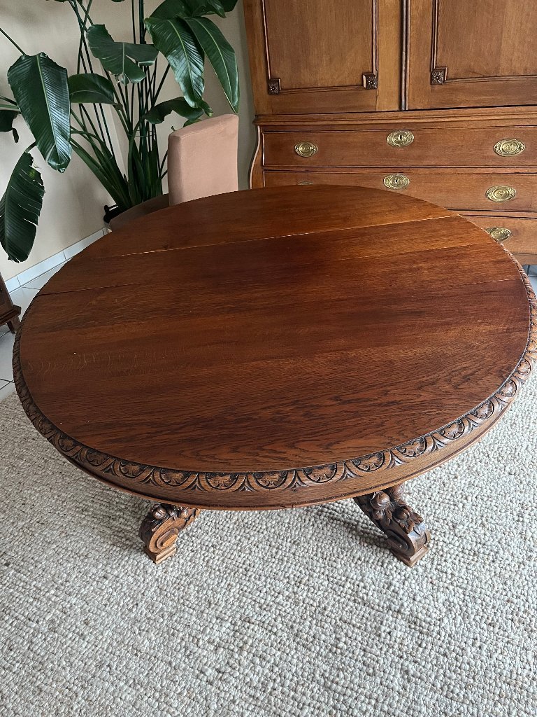 Antique French oval oak dining table | €575 | Whoppah