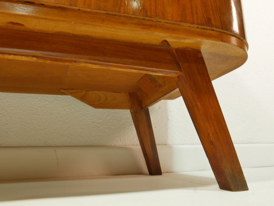 Image 1 of Credenza vintage anni '60, stile moderno di metà secolo, impiallacciatura di noce, cassettiera con chiave, Germania.