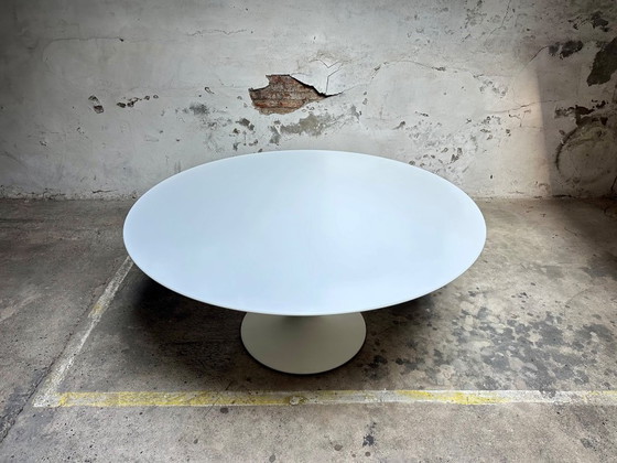 Image 1 of Beautiful Saarinen table by Knoll – 152 cm