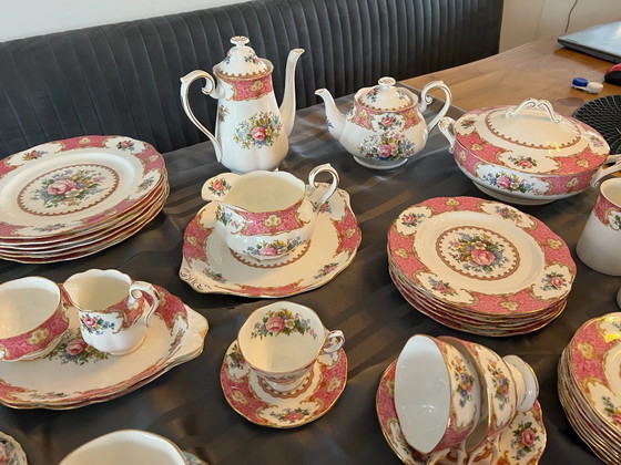 Image 1 of Uitgebreid Servies Royal Albert Lady Carlyle