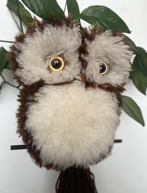 Image 1 of Chouette laineuse vintage, tapisserie, yeux et bec en céramique