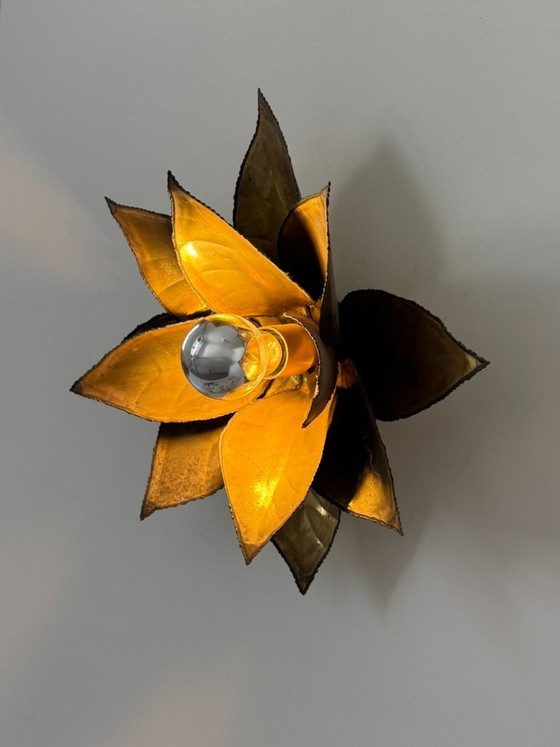 Een paar vintage, gepatineerde messing wandlampen met bloemmotief, Frankrijk, 1960 – Brass (photo 8 of 8)