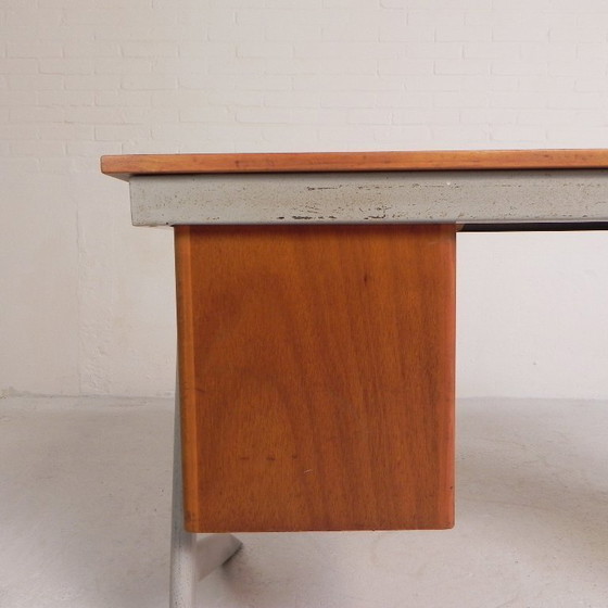 Image 1 of Industrieel bureau met 2 ladeblokken, jaren 60