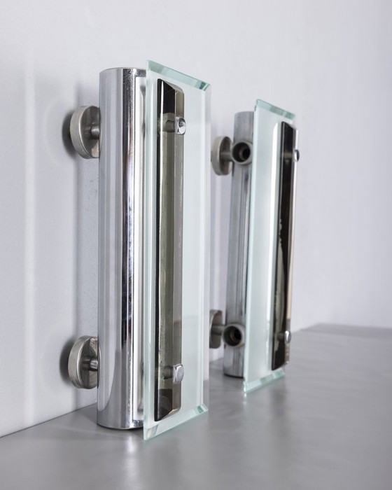 Image 1 of Paire d'appliques en métal et verre vintage des années 60 design italien