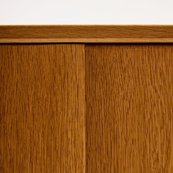 Image 1 of MK11146 Buffet en chêne Modèle 21 restauré par Gunni Omann pour Omann Jun Møbelfabrik