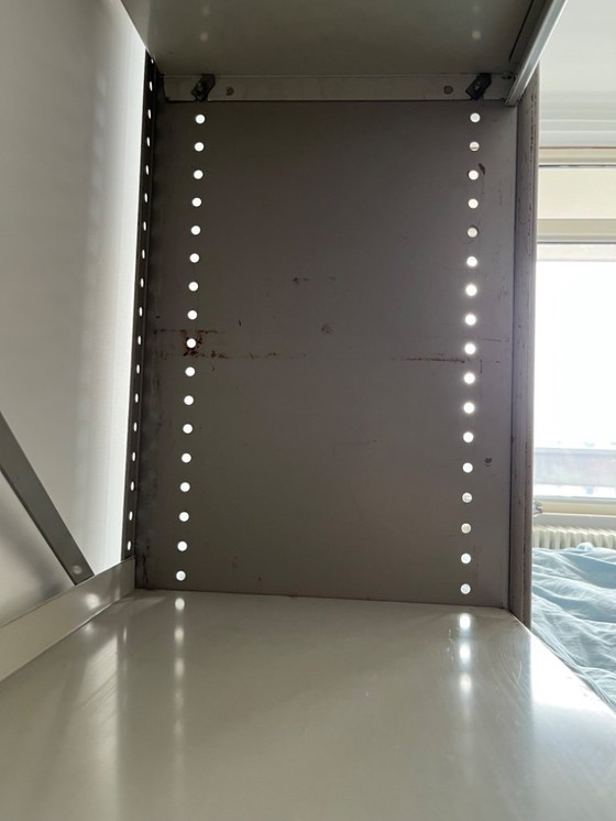 Image 1 of Twee stalen stellingkasten