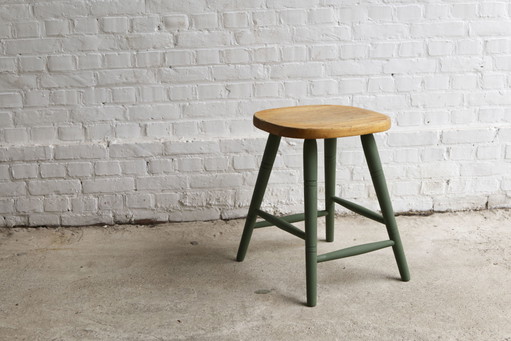 Tabouret en pin peint au lait, 1960