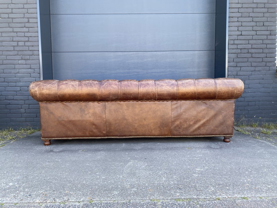 Image 1 of Ruime Chesterfield 3.5 + 1 + 1 zit bankstel sigaren cognac 