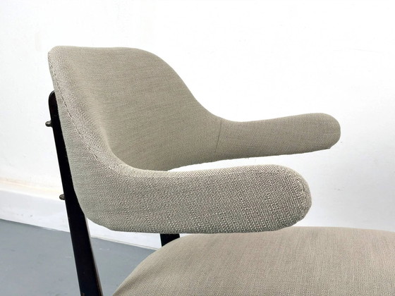 Poltrone lounge con nuovo tessuto, anni '50, Set di 2 – Legno, Mid Century Modern (photo 9 of 23)