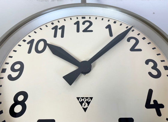 Image 1 of Grote industriële dubbelzijdige spoorweg- of fabrieksklok van Pragotron, jaren 50