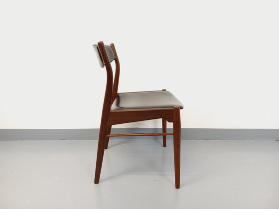 Image 1 of Vintage Scandinavian Teak and Skai Chair from the 50s and 60s