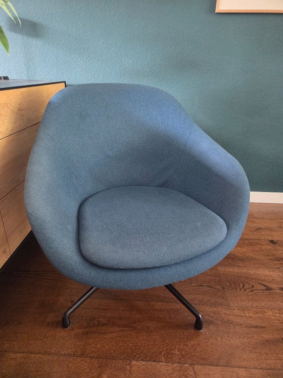 Hay AAL 81 azul petróleo con base giratoria negra – Sillones, Metal, Textile (photo 12 of 13)