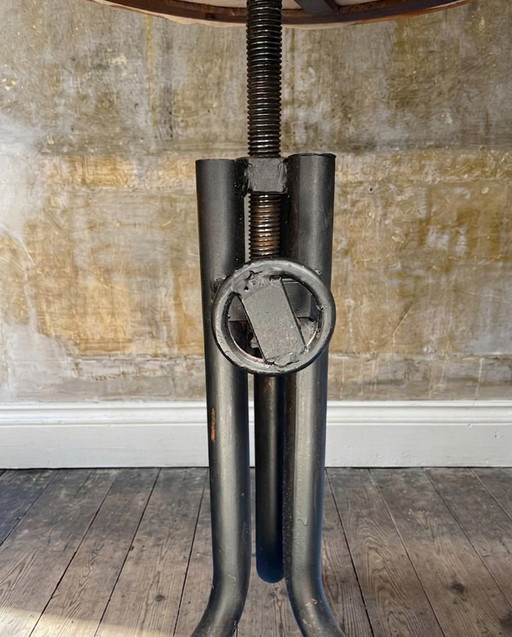 Schwerer, stabiler Hocker (Gewicht ca. 5 kg) – Vintage-Industrie-Studiohocker – Verstellbar – Ledersitz