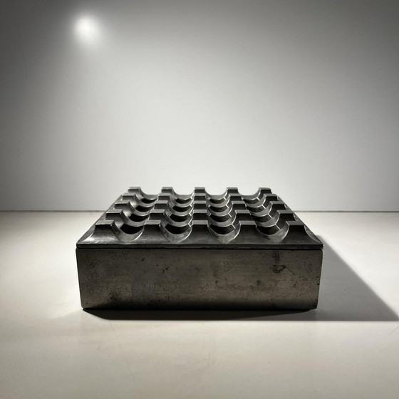 Brutalist Ashtrays in Cast Aluminum by Ljungberg & Backstrum, 1970, Set of 2 – Decorative Objects (photo 5 of 16)