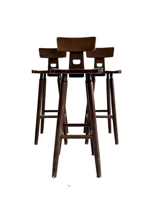 Ensemble de 3 tabourets de bar brutalistes à dossier en T, années 60 – barkrukken, Wood