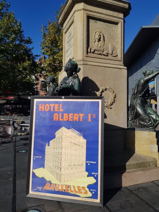 Image 1 of GROTE antieke vintage poster uit 1930 Hotel Albert I