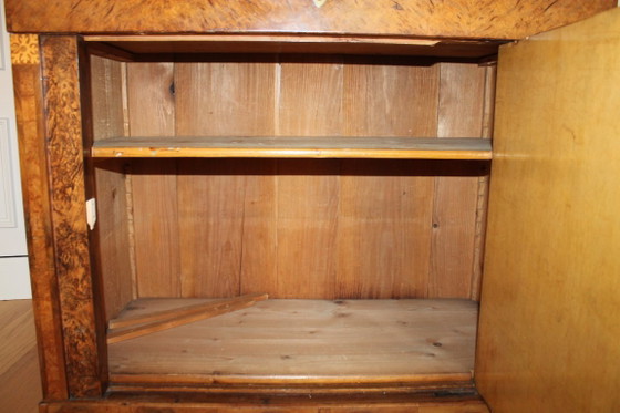 Elegant 19e-eeuws Biedermeier halfkastje – Buffetkasten, Wood (photo 13 of 14)
