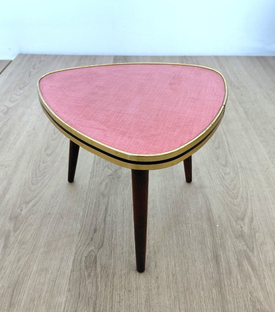 Image 1 of Mesa de centro de los años 50 con tapa rosa