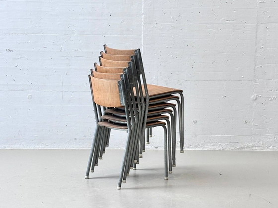 Image 1 of Set van 6 stapelbare Embru stalen buisstoelen in industrieel design, jaren 60.