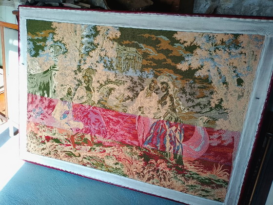 Image 1 of Arazzo antico di grandi dimensioni, scena classica, cornice in skado rosso