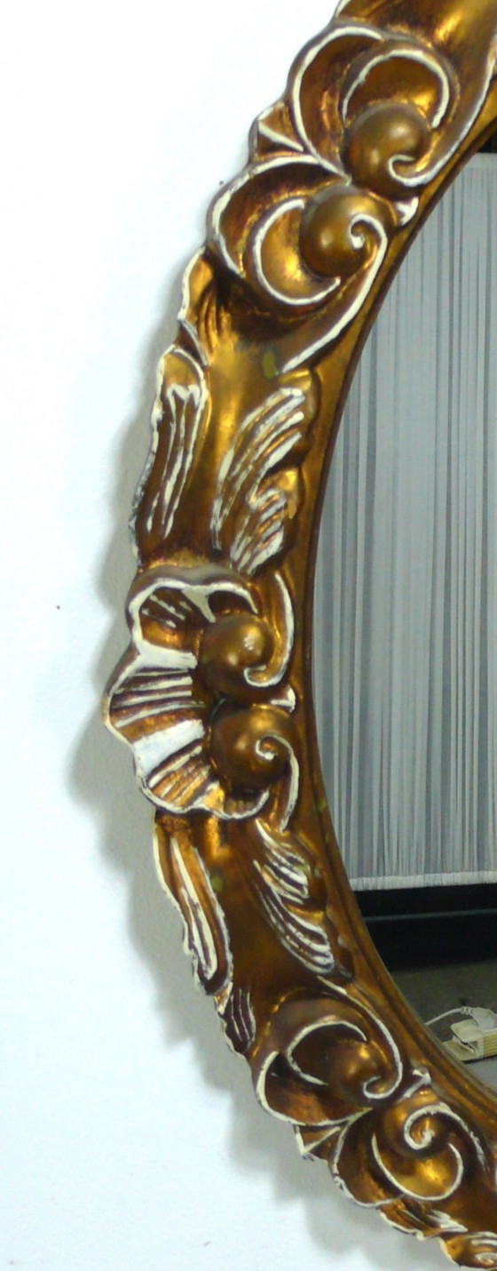 Espejo de pared ovalado, marco de madera, estilo barroco en oro y crema. – Wood (photo 5 of 5)
