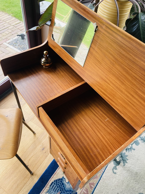 Image 1 of bureau vintage en teck du milieu du siècle