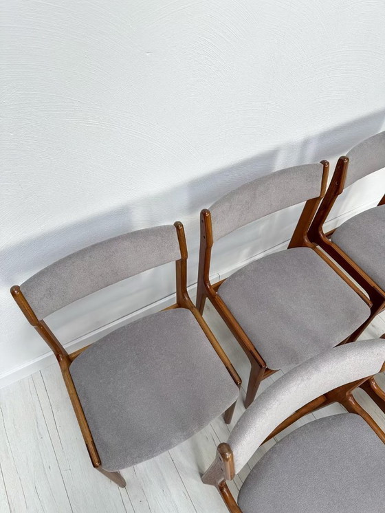 Image 1 of Set van 6 vintage Deense teakhouten eetkamerstoelen van Erik Buch jaren 60