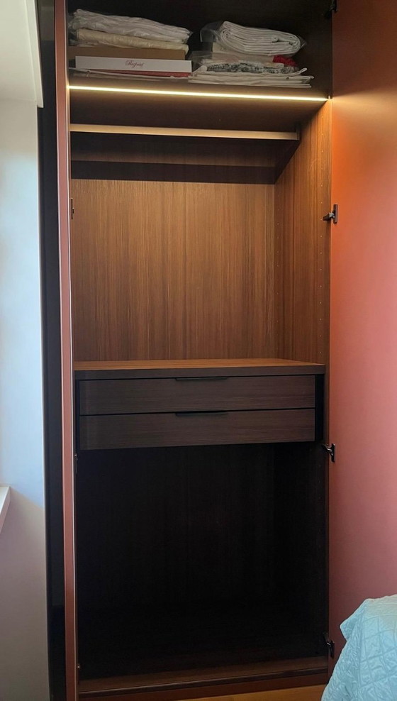 Image 1 of Armoire Lema 7 portes avec éclairage intégré