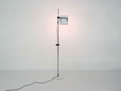 Lampada da terra in metallo bianco di Joe Colombo, Italia, anni '80
