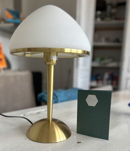 Lámpara de mesa pequeña