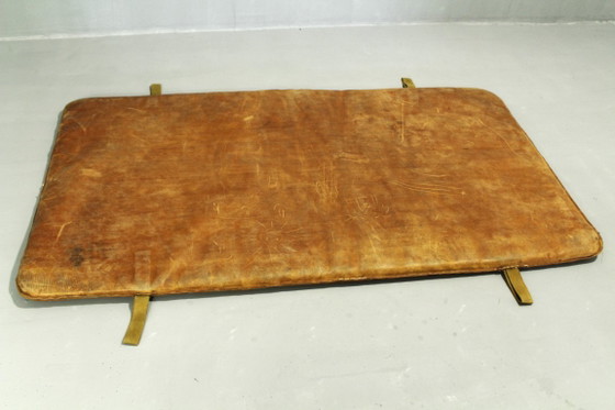Image 1 of Turnmatte aus Leder, 1930er Jahre II