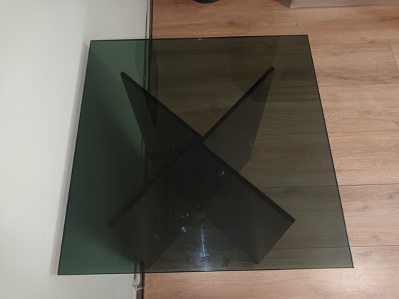 Image 1 of Table d'appoint en verre fumé