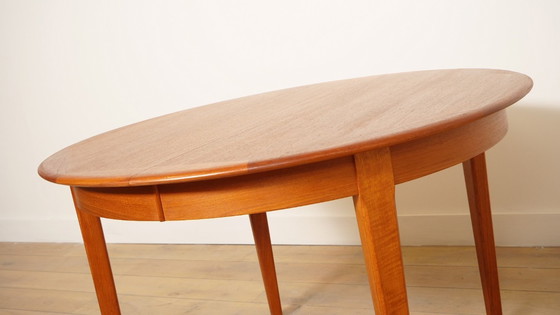 Image 1 of Table à manger extensible vintage ronde