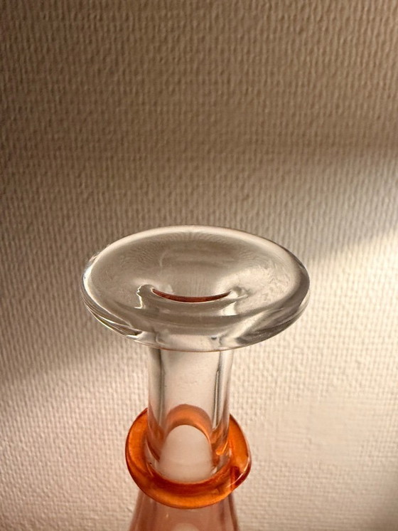 Image 1 of Vase signé Kosta Boda « Satellite » par Bertil Vallien - Grands Confettis Rouges (Modèle 89715)