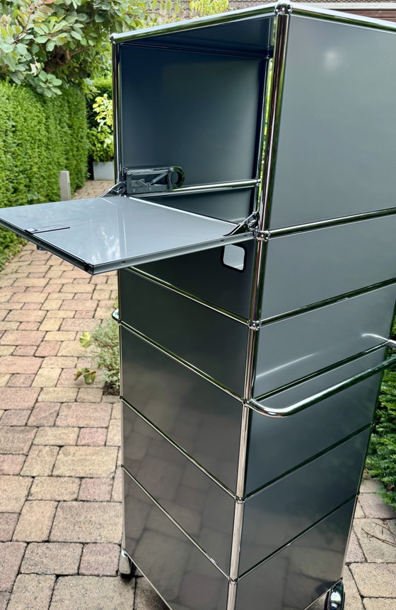 Originele USM Haller koffiebar/highboard (middengrijs) – High boards, Metal, Chrome (photo 7 of 9)