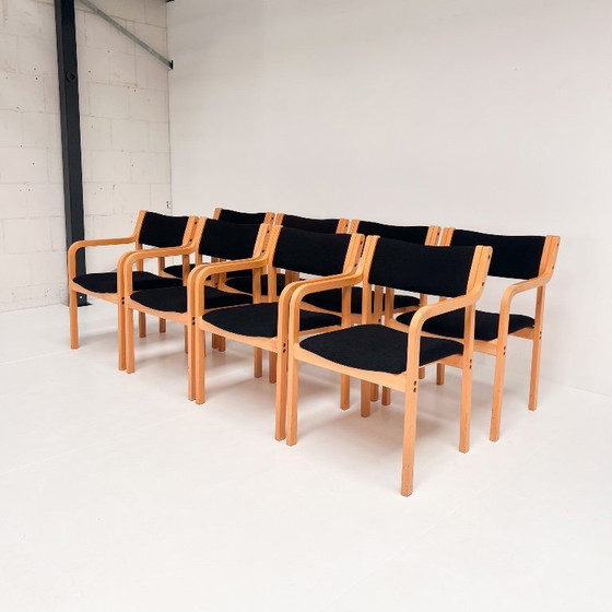 Image 1 of Ensemble de 8 chaises de design scandinave par PO Korhonen, années 1980