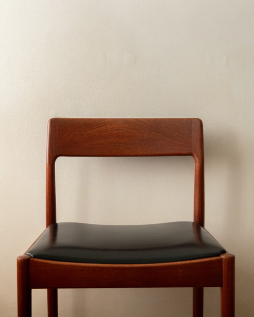 Deense moderne teakhouten eetkamerstoelen van Johannes Nørgaard, jaren 60, set van 5 – Skai, Wood (photo 2 of 18)