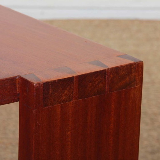 Image 1 of Vierkante houten salontafel uit de 20e eeuw.