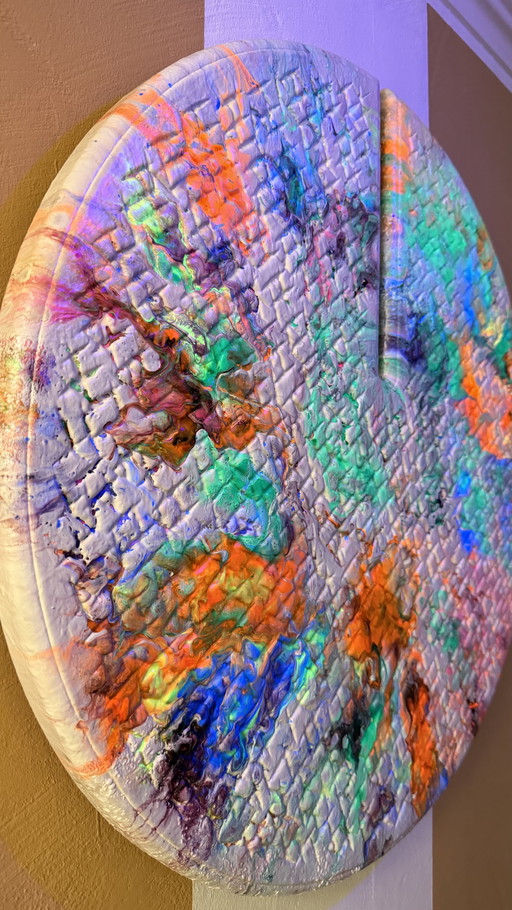 Houtsnijwerk met UV-fluorescerende kleuren, acrylgiettechniek van Rotan Hunt