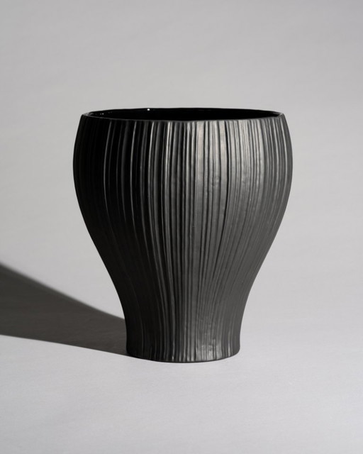 Zeldzame plissé porseleinen noire porseleinen vaas Martin Freyer voor Rosenthal H27cm