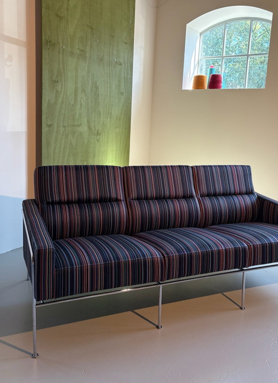 Fritz Hansen model 3303 Arne Jacobsen – 3-5 zitsbanken, Wol, Chroom (photo 6 of 15)