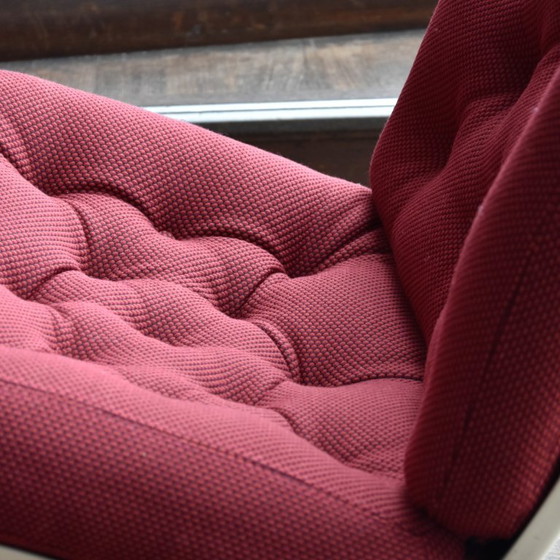 Artifort F975 Armchair, Textile, Red (photo 4 of 9)