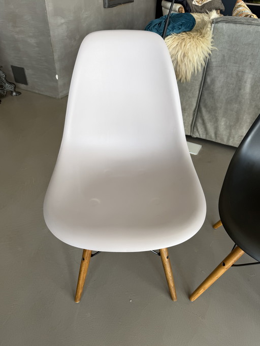 4 Vitra Eames Plastic Side Chair DSW RE,