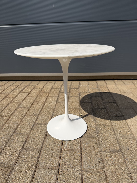 Image 1 of Knoll Tulip side table in Arabescato Satin matte marble in MINT CONDITION!! Eero Saarinen