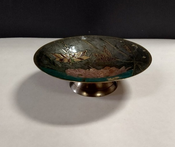 Image 1 of ciotola di metallo con motivo in ceramica a forma di stagno